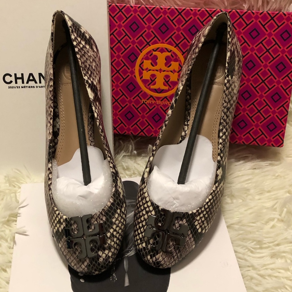 Tory Burch Flats (Free Hermes Table Book, Lar Mer Mystery item & Clothes)